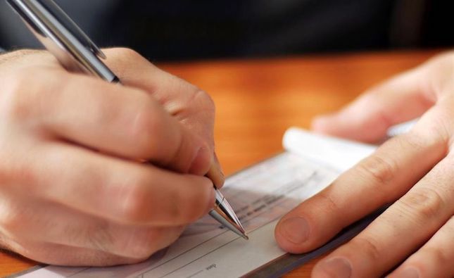 An increasing number of bounced checks were recorded by the CBC