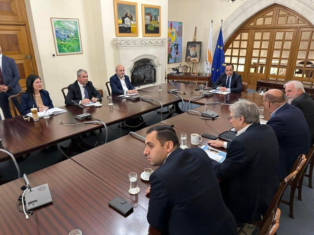 Mayor says university school coming to Larnaca