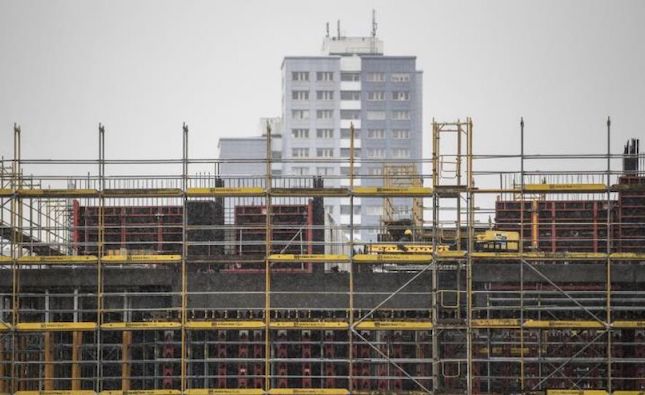 Construction projects decline as prices soar