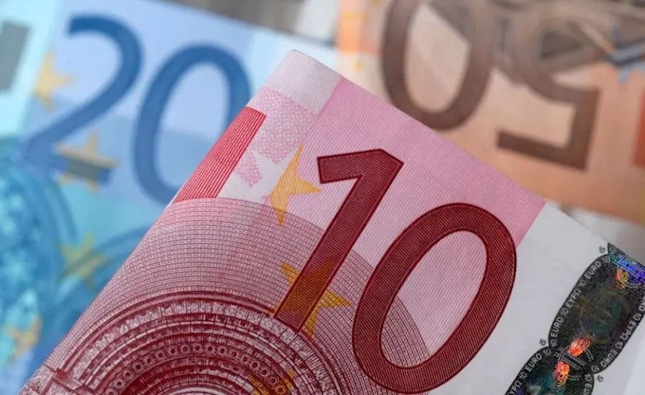 Debt ratio down 30% for households in last five years