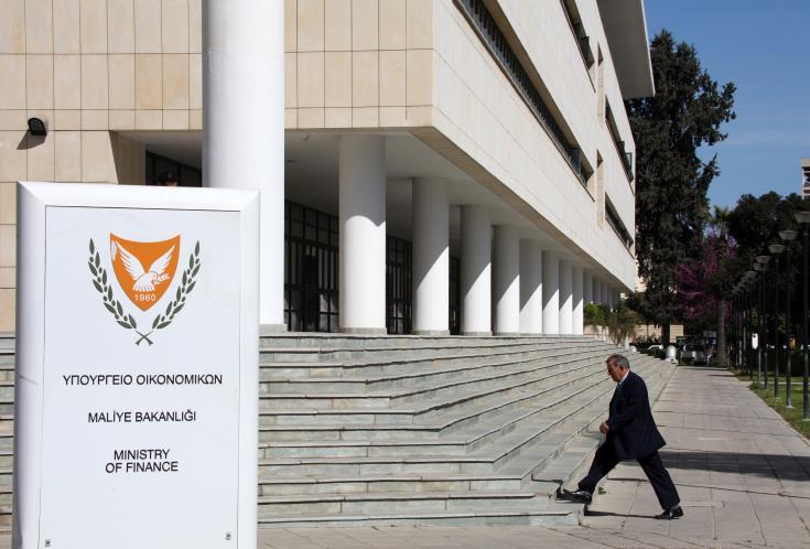 Cyprus yields €1bn from international markets