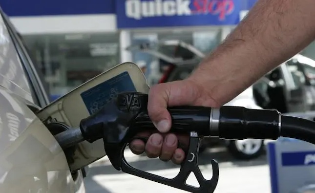 House passes bill extending cut in consumption tax on fuel