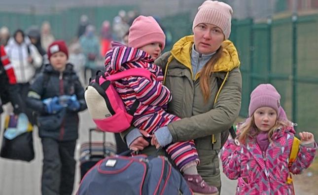 Education Ministry announces free Greek lessons for Ukrainian refugees