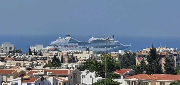 Paphos welcomes cruise liner Seabourn Ovation