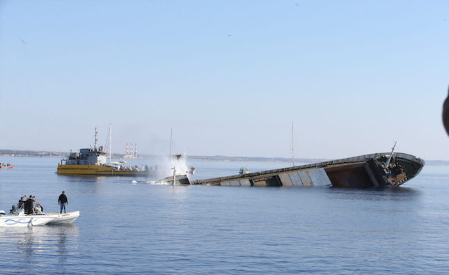 Divers create digital tours of wrecks, reefs