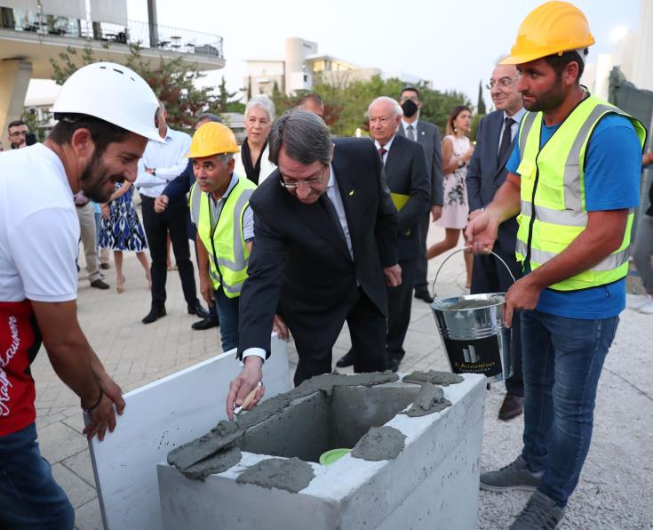 President lays foundation stone of University of Cyprus’ medical school