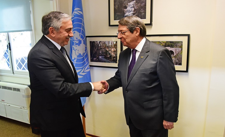 Anastasiades-Akinci make first mobile phone call across the divide