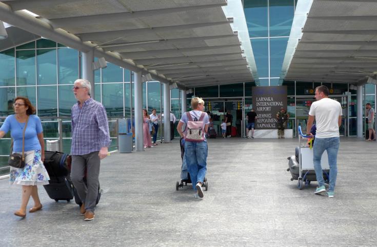 January-October tourism revenue slips an annual 1.1%