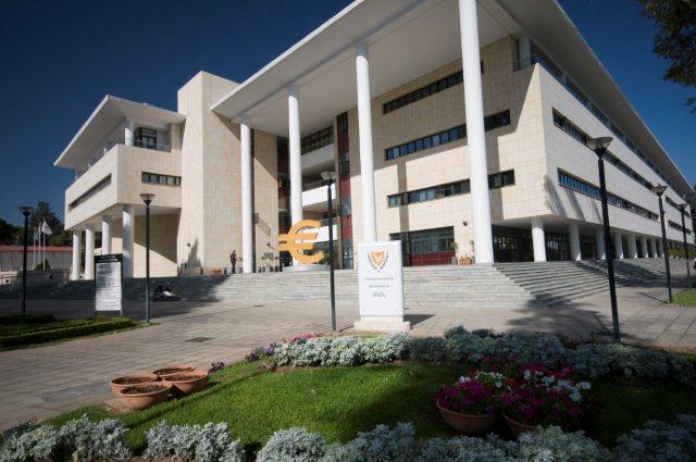 Cyprus records zero deficit for 2015