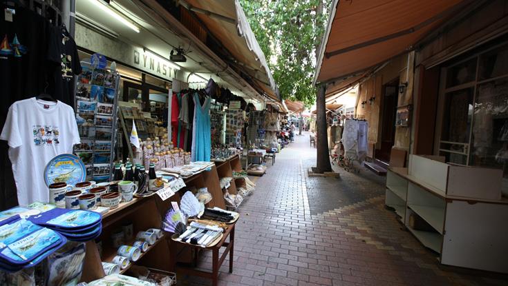 Economic sentiment dips on lower consumer and retail confidence