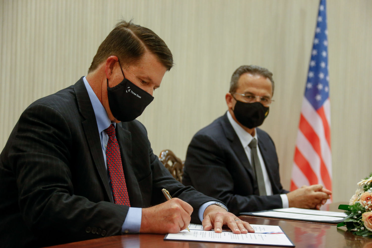 Cyprus, US sign MoU on Clean Network, 5G security