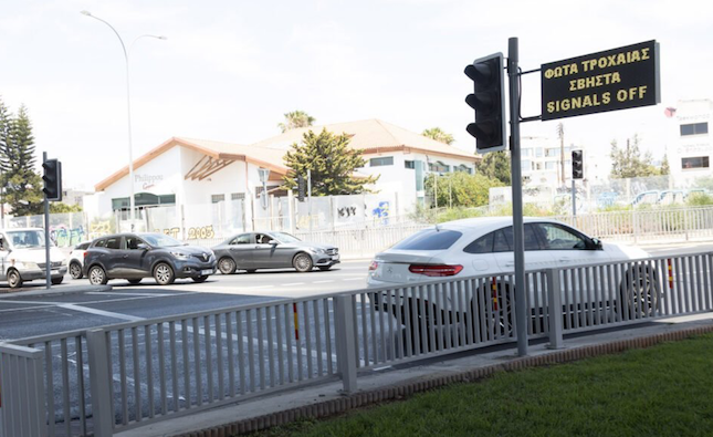 Smart traffic lights to be installed in 125 locations in Nicosia and Limassol